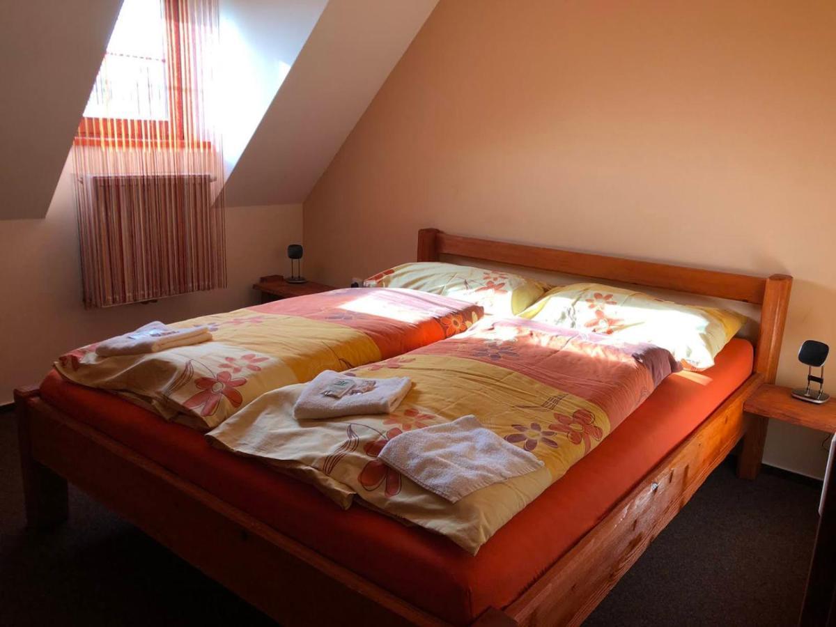 Penzion Kelt Hotel Zator ภายนอก รูปภาพ