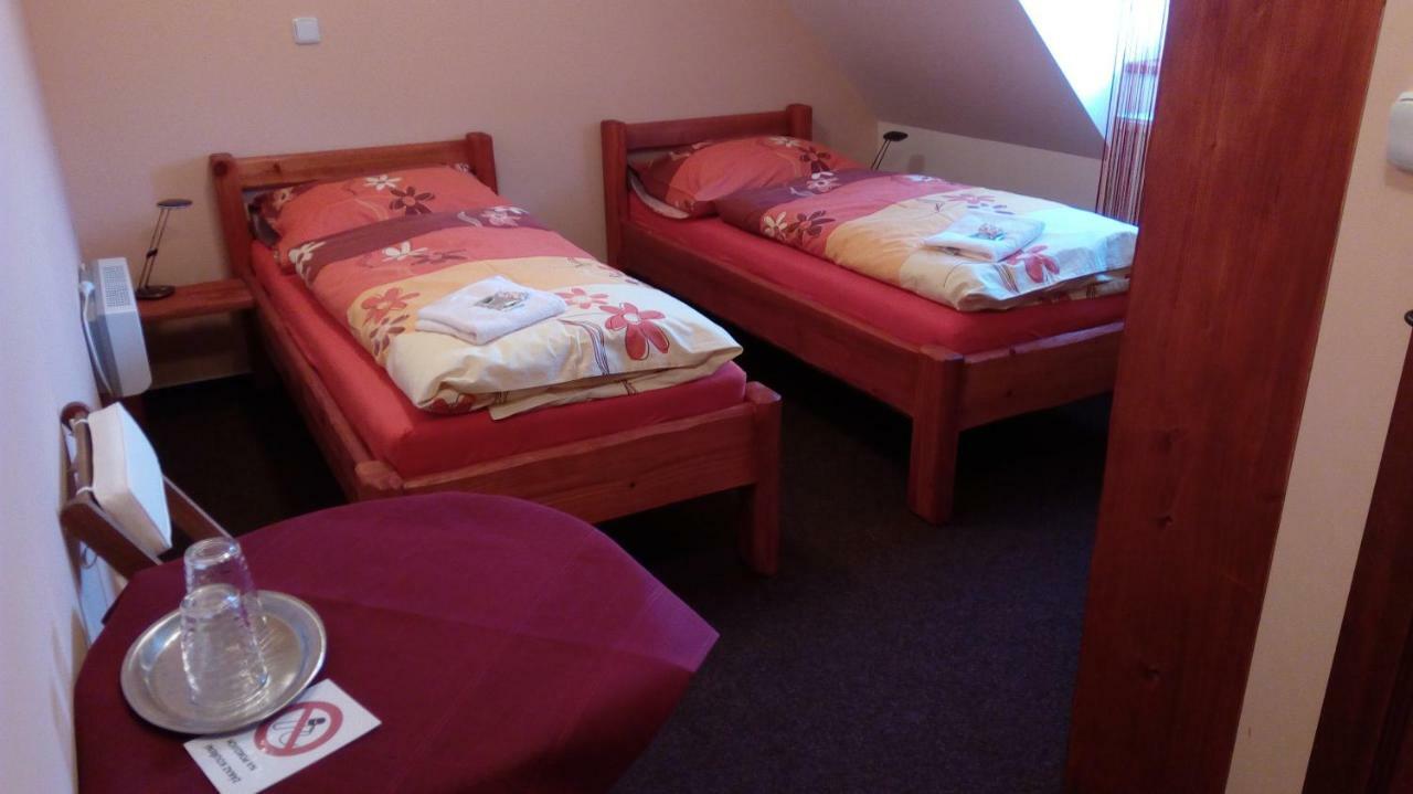 Penzion Kelt Hotel Zator ภายนอก รูปภาพ