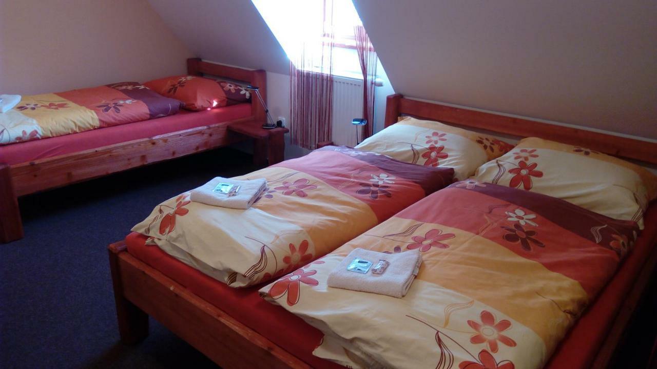 Penzion Kelt Hotel Zator ภายนอก รูปภาพ