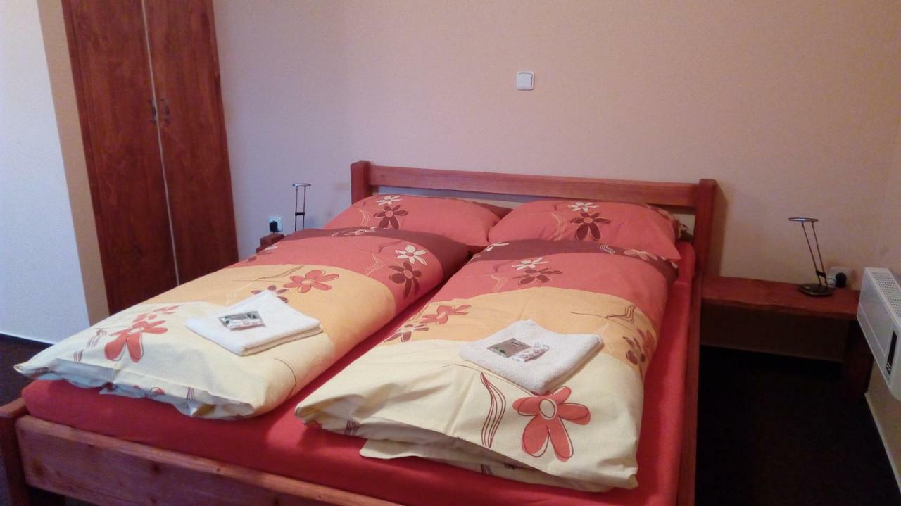 Penzion Kelt Hotel Zator ภายนอก รูปภาพ